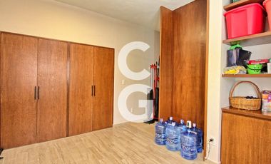 Casa en Venta en Cancún en Residencial Lagos del sol a pié de lago con 3 Rec