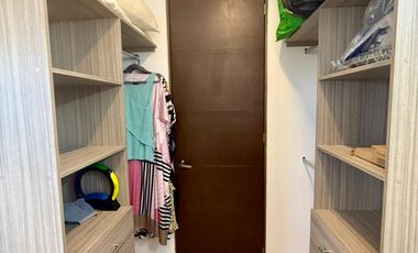 Casa en Venta en Esquina de 4 Recámaras con Paneles en Botánico Residencial