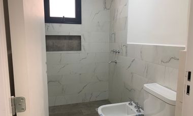 EN VENTA HERMOSA Y COMODA CASA