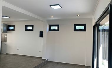 EN VENTA HERMOSA Y COMODA CASA