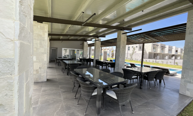 BONITA CASA EN RESIDENCIAL LA VISTA, QRO. EN VENTA (REMATE BANCARIO- ENTREGA INMEDIATA)