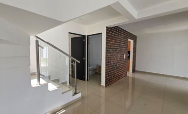 Casa en privada con alberca en Centro de Jiutepec, Morelos.