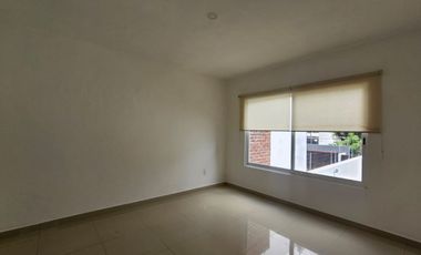 Casa en privada con alberca en Centro de Jiutepec, Morelos.