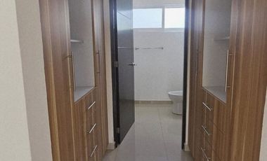 Casa en privada con alberca en Centro de Jiutepec, Morelos.