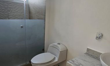 Casa en privada con alberca en Centro de Jiutepec, Morelos.