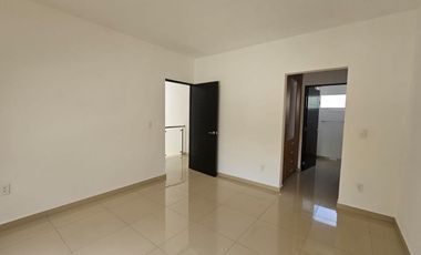 Casa en privada con alberca en Centro de Jiutepec, Morelos.