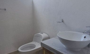 Casa en privada con alberca en Centro de Jiutepec, Morelos.