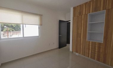 Casa en privada con alberca en Centro de Jiutepec, Morelos.