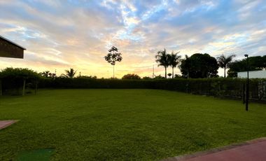 Extraordinaria casa campestre moderna de un solo nivel en Cerritos con lote de 1500 m2. Pereira - Colombia.
