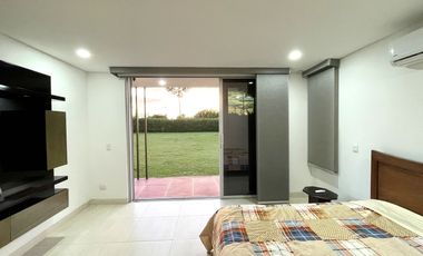 Extraordinaria casa campestre moderna de un solo nivel en Cerritos con lote de 1500 m2. Pereira - Colombia.