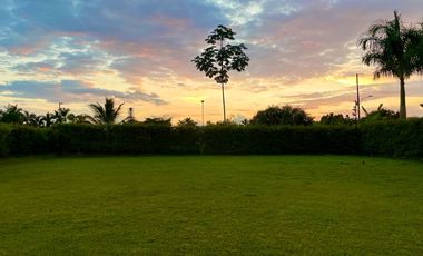 Extraordinaria casa campestre moderna de un solo nivel en Cerritos con lote de 1500 m2. Pereira - Colombia.