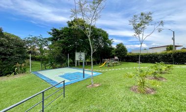 Extraordinaria casa campestre moderna de un solo nivel en Cerritos con lote de 1500 m2. Pereira - Colombia.