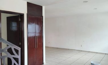 SE RENTA CASA DE 3 HABITACIONES SIN MUEBLES, EN CENTRO OAXTEPEC, EN CONDOMINIO