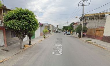 Inversión Segura y Rentable en Bienes Raíces, Casa en Constitución de 1857, NEZAHUALCOYOTL, MEX.