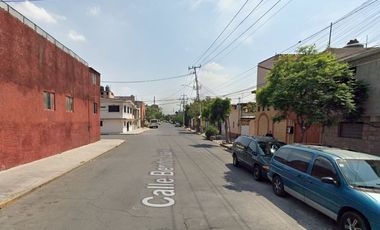 Inversión Segura y Rentable en Bienes Raíces, Casa en Constitución de 1857, NEZAHUALCOYOTL, MEX.