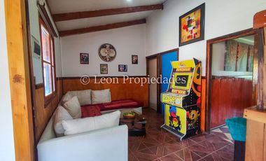 Leon Propiedades vende sitio con casa, en sector Lolenco, Curacaví.