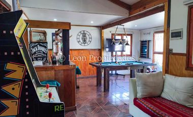 Leon Propiedades vende sitio con casa, en sector Lolenco, Curacaví.