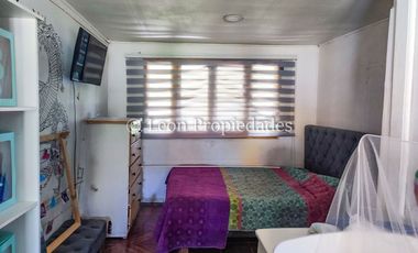 Leon Propiedades vende sitio con casa, en sector Lolenco, Curacaví.