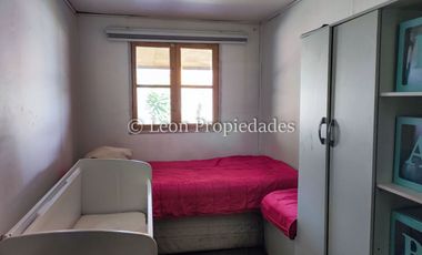 Leon Propiedades vende sitio con casa, en sector Lolenco, Curacaví.