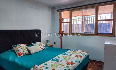 Leon Propiedades vende sitio con casa, en sector Lolenco, Curacaví.