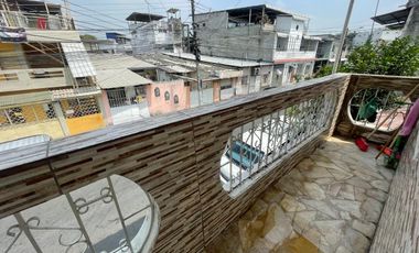 CIUDADELA LAS ORQUIDEAS VENDO PRECIOS Y AMPLIO EDIFICIO RENTERO CON TRES DEPARTAMENTOS Y TERRAZA. OPORTUNIDAD