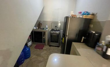 CIUDADELA LAS ORQUIDEAS VENDO PRECIOS Y AMPLIO EDIFICIO RENTERO CON TRES DEPARTAMENTOS Y TERRAZA. OPORTUNIDAD