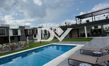 DEPARTAMENTO EN RENTA DE 2 HABITACIONES EN SEGUNDO PISO EN CUAUTLANCINGO CON ALBERCA