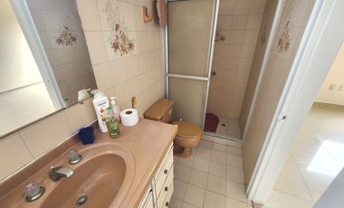 Vendo Apartamento desocupado, 4 ALCOBAS EN EL CENTRO