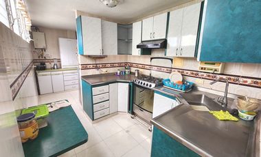 Vendo Apartamento desocupado, 4 ALCOBAS EN EL CENTRO