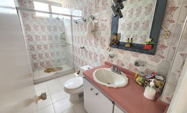 Vendo Apartamento desocupado, 4 ALCOBAS EN EL CENTRO