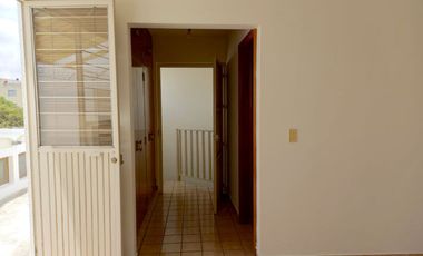 CASA EN RENTA IDEAL PARA OFICINA, SPA, CONSULTORIOS, CASA HABITACION, ETC. CERCA PARQUE METROPOLITANO.