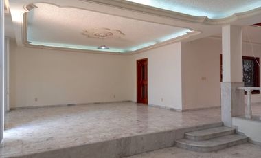 CASA EN RENTA IDEAL PARA OFICINA, SPA, CONSULTORIOS, CASA HABITACION, ETC. CERCA PARQUE METROPOLITANO.