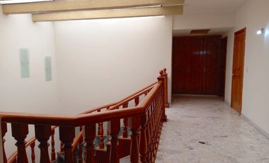 CASA EN RENTA IDEAL PARA OFICINA, SPA, CONSULTORIOS, CASA HABITACION, ETC. CERCA PARQUE METROPOLITANO.