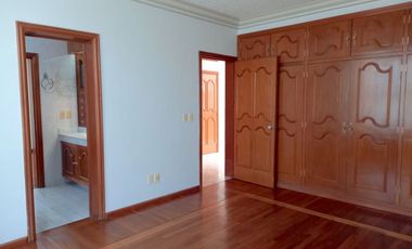 CASA EN RENTA IDEAL PARA OFICINA, SPA, CONSULTORIOS, CASA HABITACION, ETC. CERCA PARQUE METROPOLITANO.