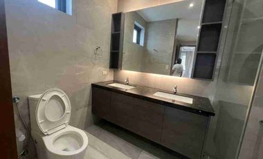 MCKINLEY HILL VILLAGE Taguig Corner Modern House for Lease