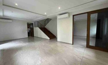 MCKINLEY HILL VILLAGE Taguig Corner Modern House for Lease