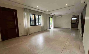 MCKINLEY HILL VILLAGE Taguig Corner Modern House for Lease
