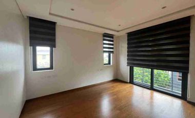 MCKINLEY HILL VILLAGE Taguig Corner Modern House for Lease