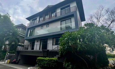 MCKINLEY HILL VILLAGE Taguig Corner Modern House for Lease