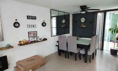 Casa de 3 recámaras en Fracc. Paseos del Campestre. Alberca y control de acceso 24 hrs