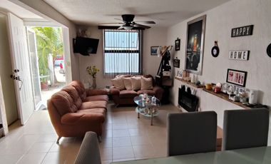 Casa de 3 recámaras en Fracc. Paseos del Campestre. Alberca y control de acceso 24 hrs