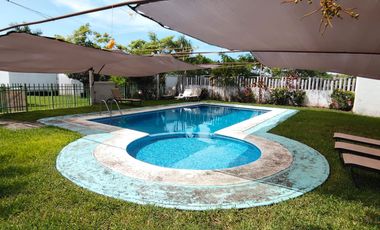 Casa de 3 recámaras en Fracc. Paseos del Campestre. Alberca y control de acceso 24 hrs