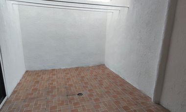 Casa de 3 recámaras en Fracc. Paseos del Campestre. Alberca y control de acceso 24 hrs