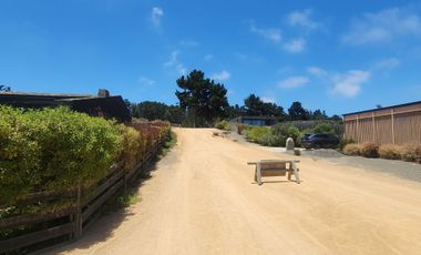 Exclusivo terreno a pasos del mar en condominio privado, en playa Punta de lobos.