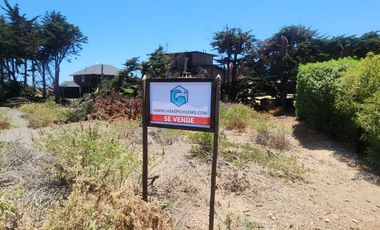 Exclusivo terreno a pasos del mar en condominio privado, en playa Punta de lobos.