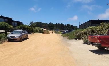 Exclusivo terreno a pasos del mar en condominio privado, en playa Punta de lobos.