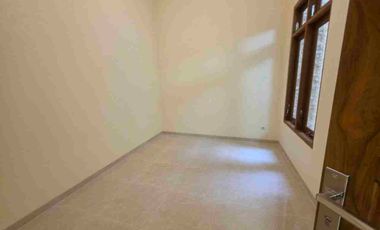 Rumah Mewah 261m² Dekat Fave Hotel Manahan Solo