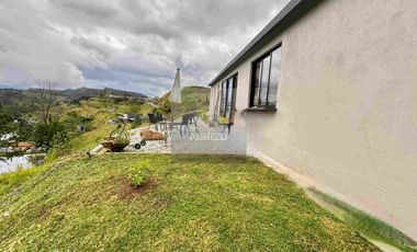 Casa campestre en Urbanización cerrada El Retiro