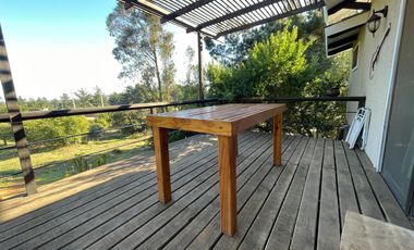 Vendemos Amplia parcela en el Batro de 5600 m2, posee casa, piscina, quincho y paltos, El Batro