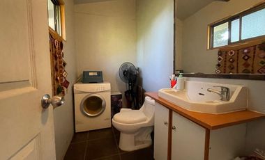 Vendemos Amplia parcela en el Batro de 5600 m2, posee casa, piscina, quincho y paltos, El Batro